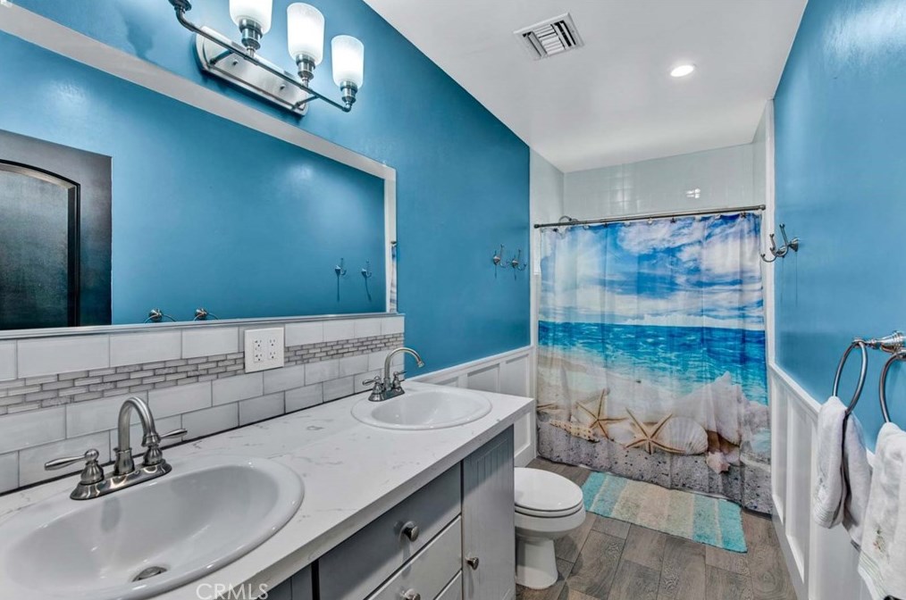 8187 Sherwood Pl, Riverside CA  92504-3439 exterior