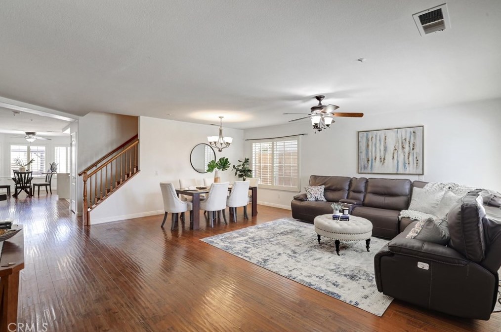 14 Arizona, Irvine CA  92606-1762 exterior