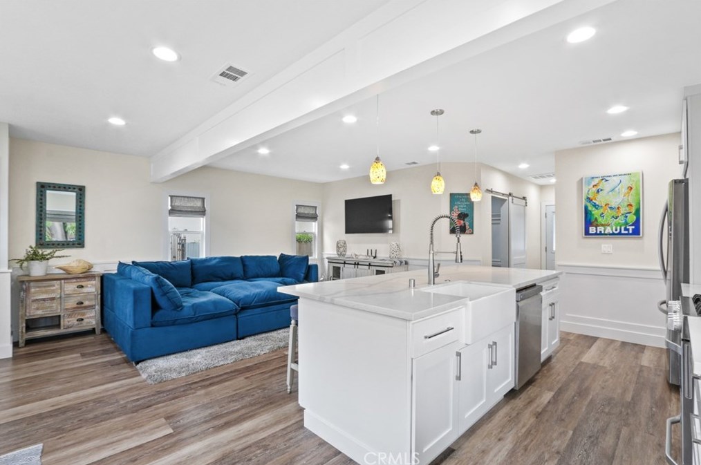 4619 Livingston Dr, Long Beach, CA 90803-1710