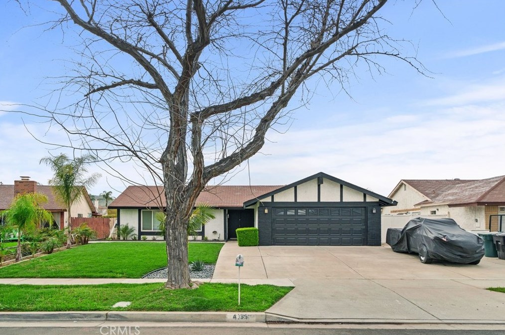 4166 Lockhaven Ln, Riverside, CA 92505-3418