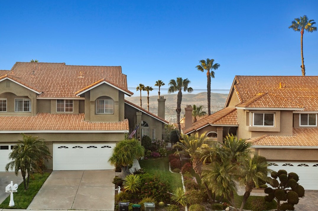 720 Palomino Ln, Anaheim CA  92807-4877 exterior