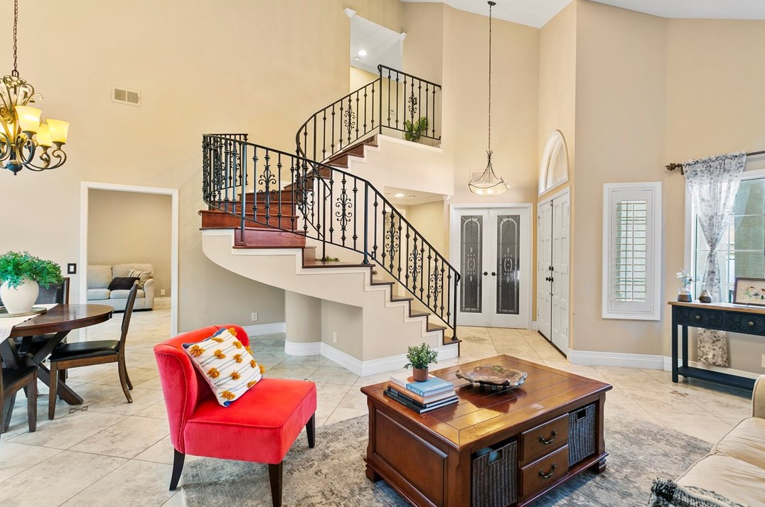 720 Palomino Ln, Anaheim, CA 92807-4877