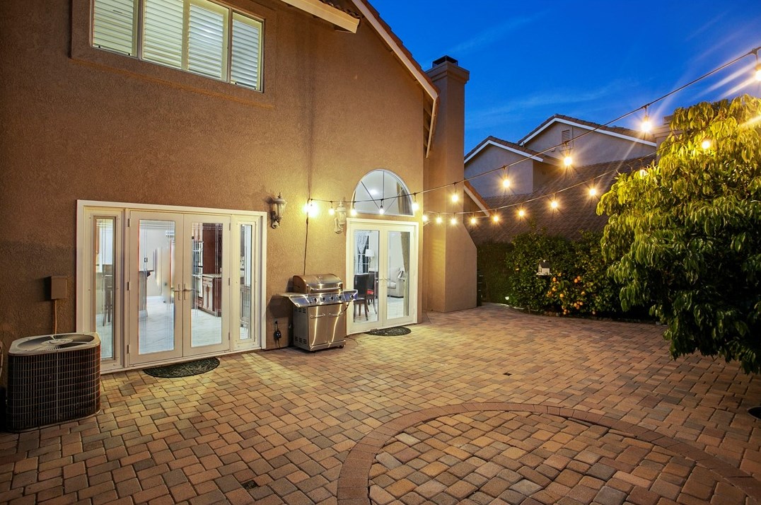 720 Palomino Ln, Anaheim CA  92807-4877 exterior