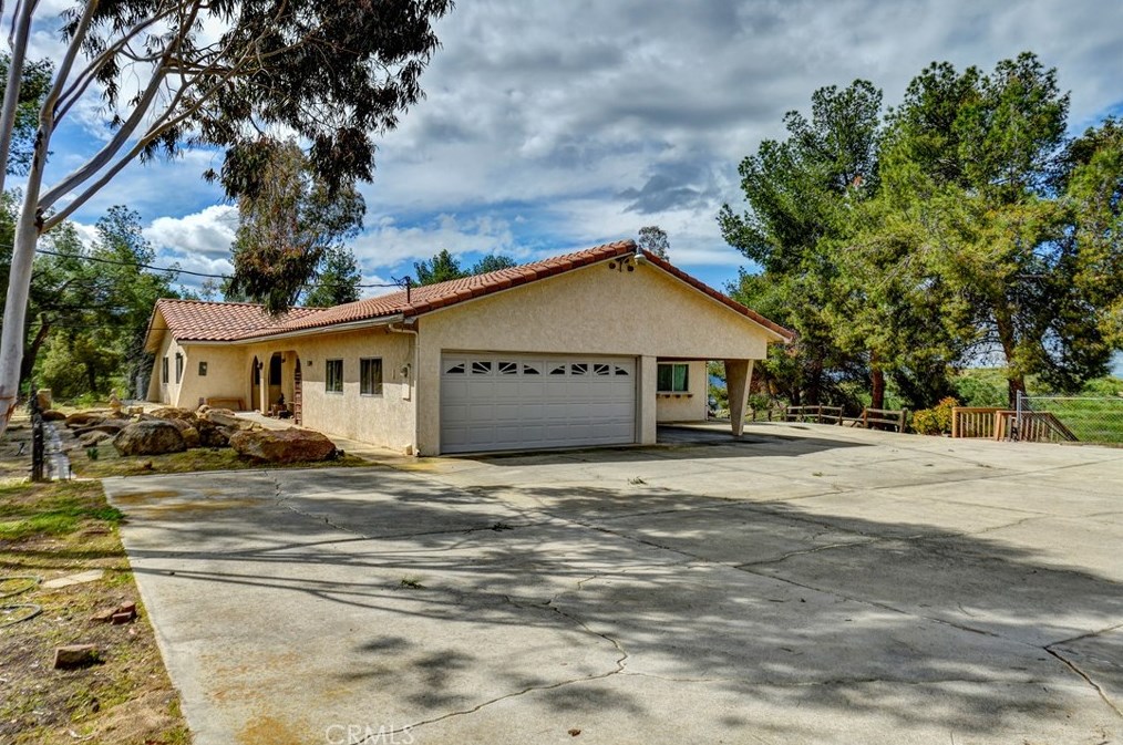 42105 Gibbel Rd, Hemet, CA 92544