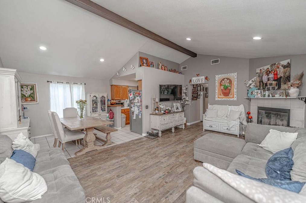 2450 115th St, Los Angeles, CA 90059-2120