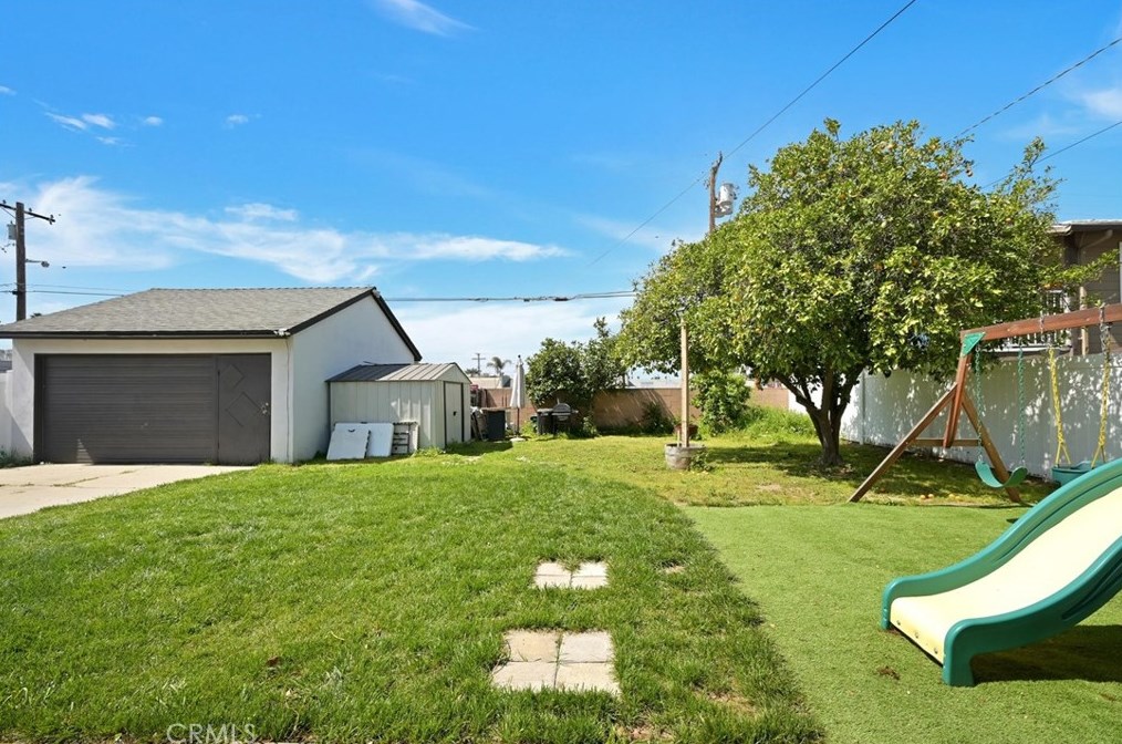 6741 Yellowstone Dr, Riverside CA  92506-3924 exterior