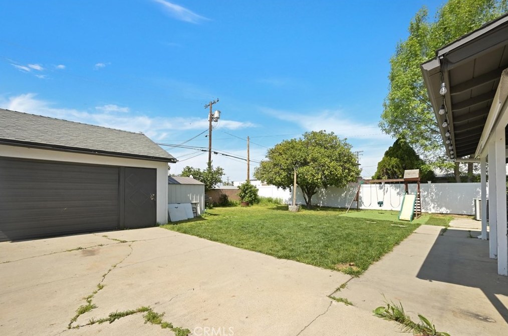 6741 Yellowstone Dr, Riverside CA  92506-3924 exterior