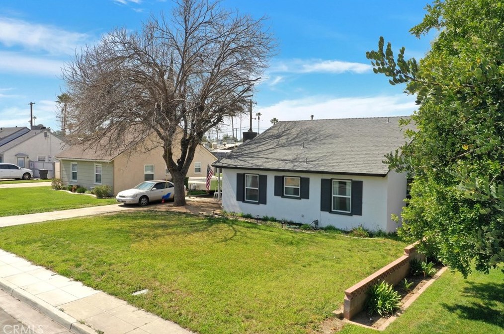 6741 Yellowstone Dr, Riverside, CA 92506-3032