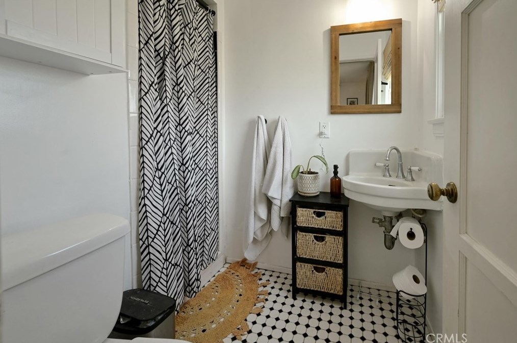 6741 Yellowstone Dr, Riverside CA  92506-3924 exterior