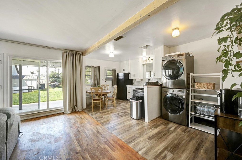 6741 Yellowstone Dr, Riverside CA  92506-3924 exterior