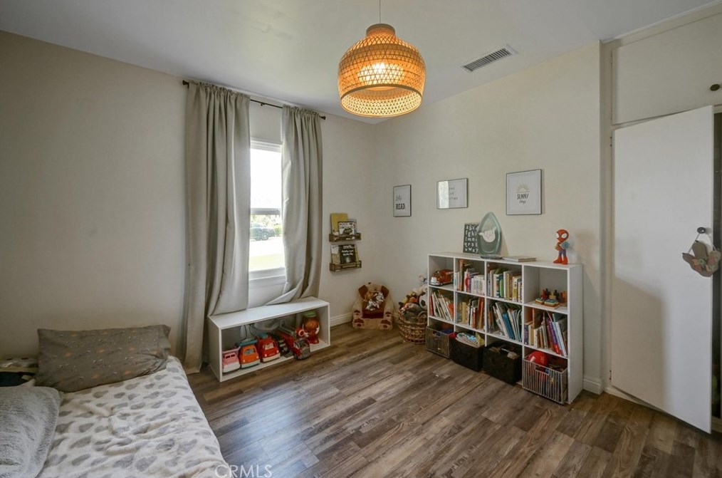 6741 Yellowstone Dr, Riverside CA  92506-3924 exterior