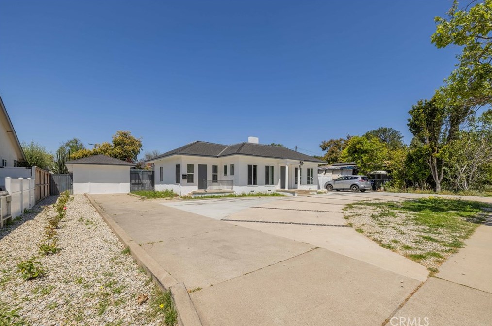 2314 Bristol St, Santa Ana CA  92704-5721 exterior