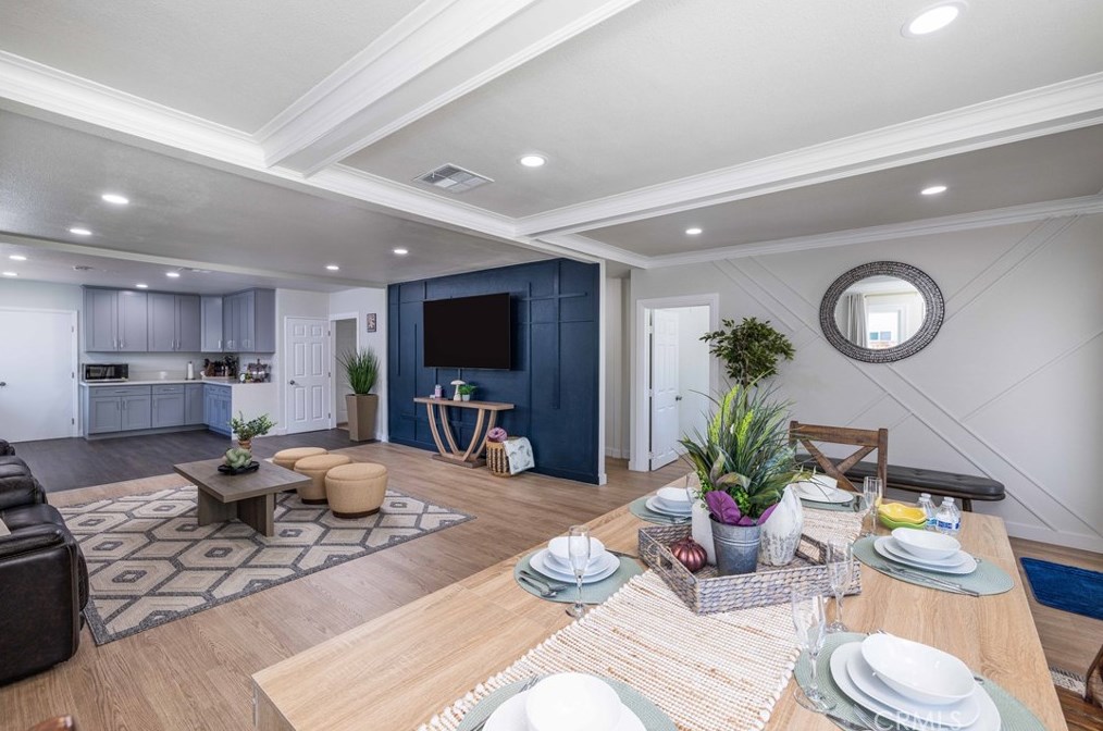 2314 Bristol St, Santa Ana CA  92704-5721 exterior