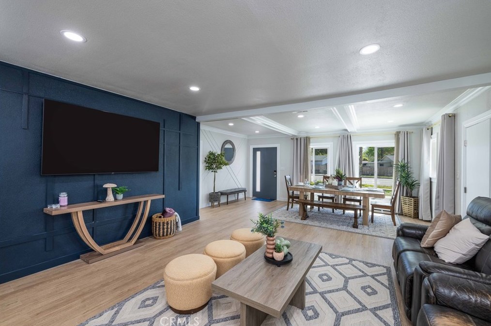 2314 Bristol St, Santa Ana CA  92704-5721 exterior