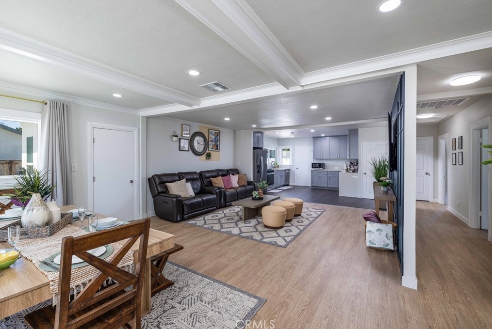 2314 Bristol St, Santa Ana CA  92704-5721 exterior