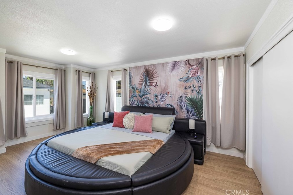 2314 Bristol St, Santa Ana CA  92704-5721 exterior