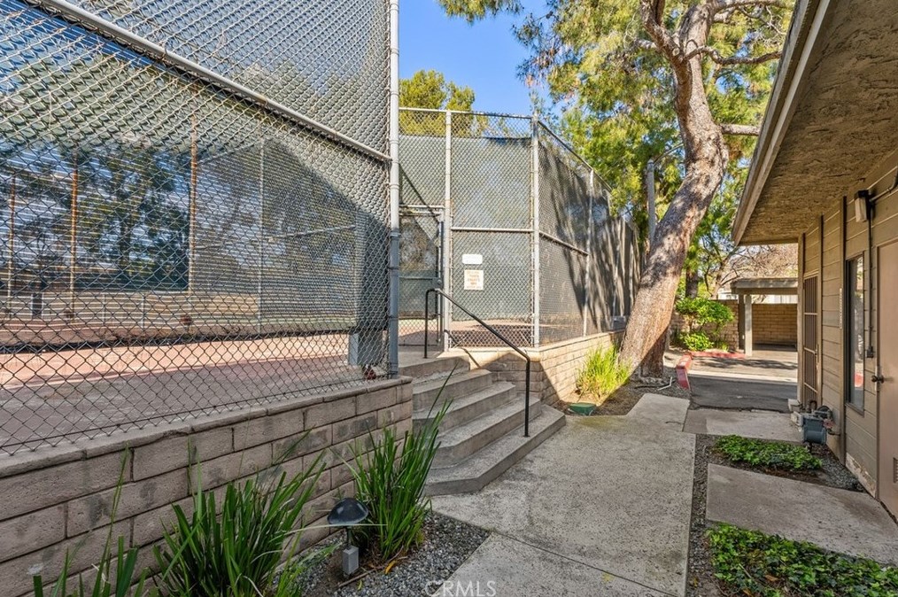 4900 Chapman Ave, Orange CA  92869-4116 exterior