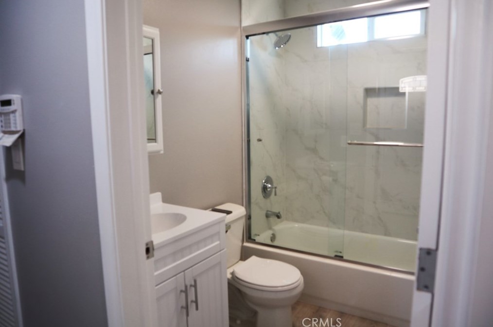 10304 Gramercy Pl, Los Angeles CA  90047-4129 exterior