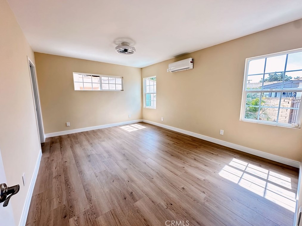 10304 Gramercy Pl, Los Angeles CA  90047-4129 exterior