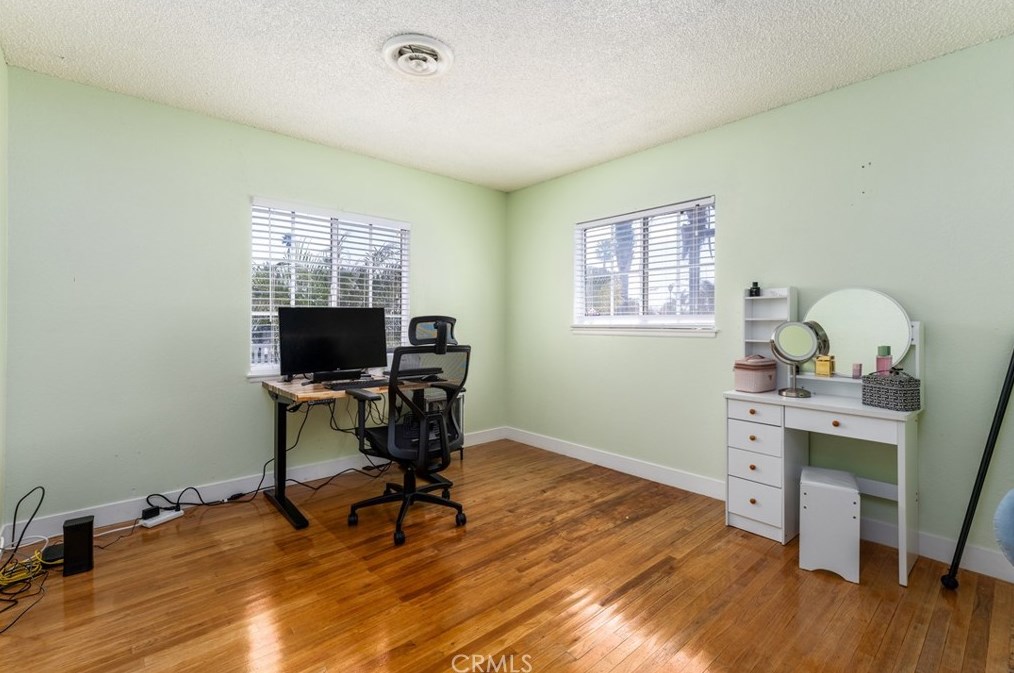 6687 Lessie Ln, Riverside CA  92503-1232 exterior