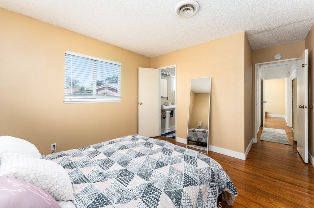 6687 Lessie Ln, Riverside CA  92503-1232 exterior