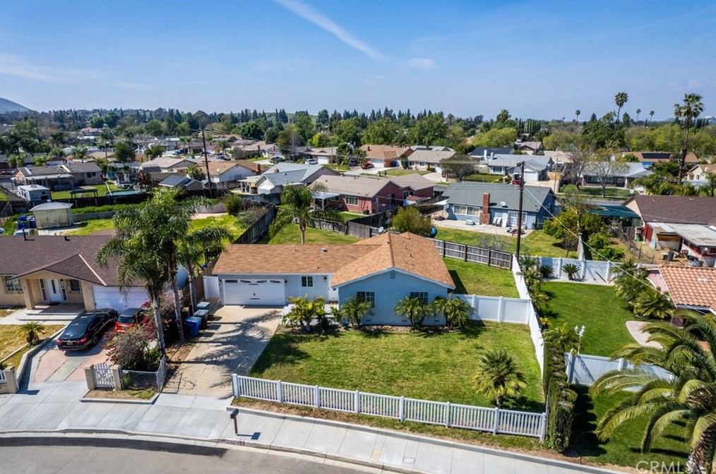 6687 Lessie Ln, Riverside CA  92503-1232 exterior