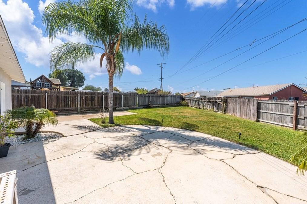 6687 Lessie Ln, Riverside CA  92503-1232 exterior