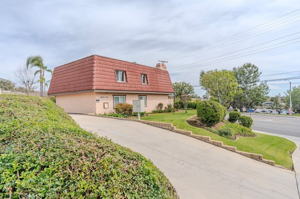 2851 Palm Ave, Orange, CA 92865-1926