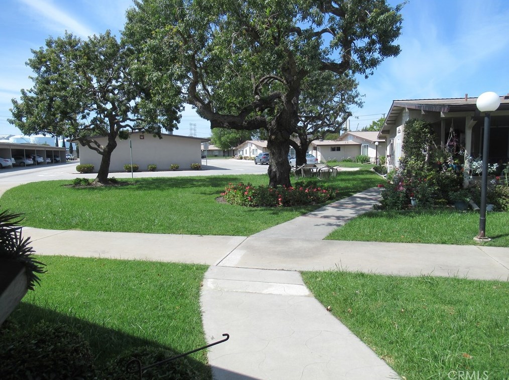 13346 El Dorado Dr, Seal Beach CA  90740-3591 exterior