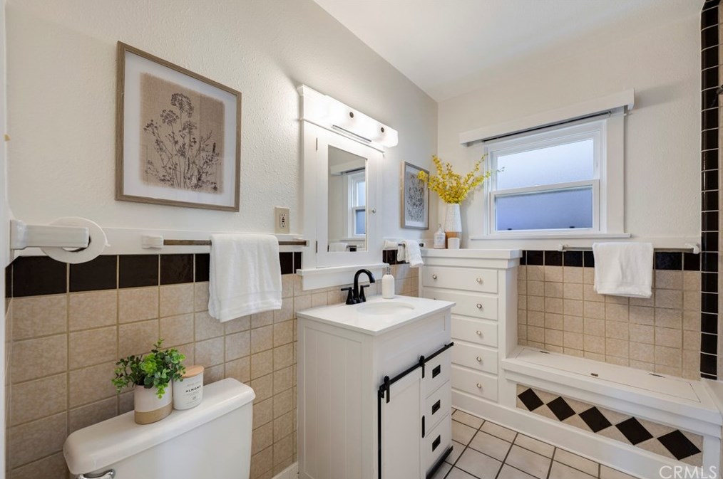 538 Helena St, Anaheim CA  92805-4530 exterior