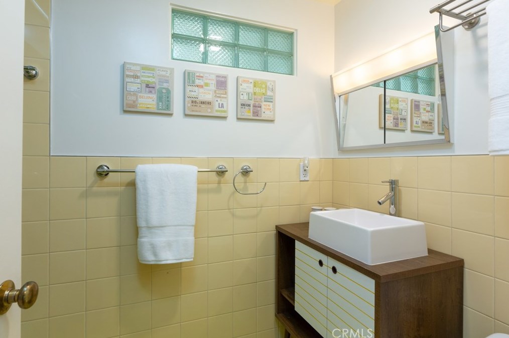 6443 Bayard St, Long Beach CA  90815-3402 exterior