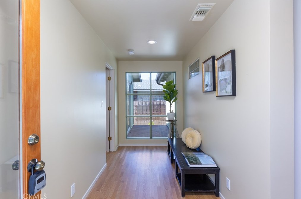 6443 Bayard St, Long Beach CA  90815-3402 exterior