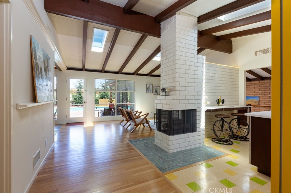 6443 Bayard St, Long Beach CA  90815-3402 exterior