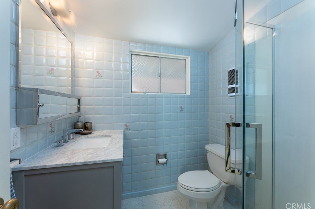 6443 Bayard St, Long Beach CA  90815-3402 exterior