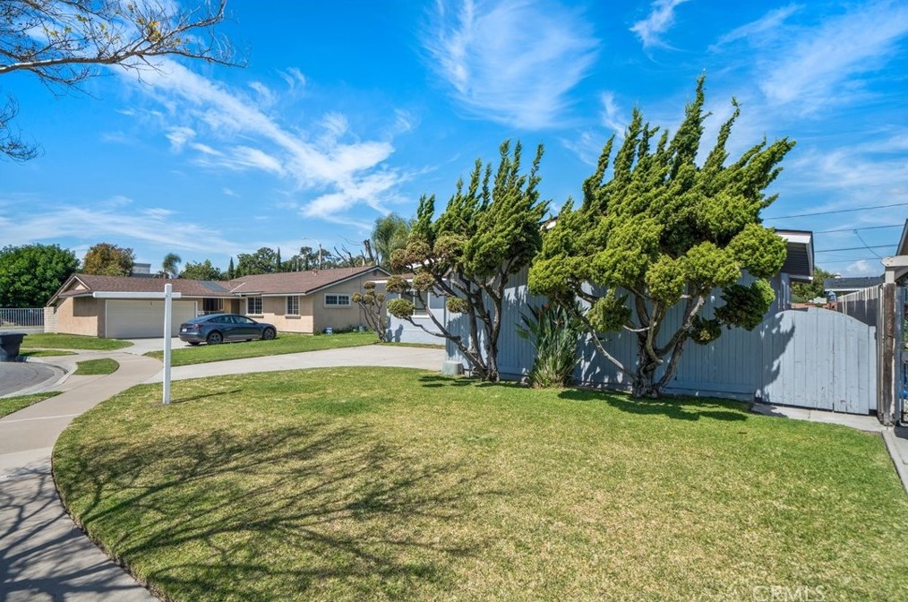 2183 Victoria Ave, Anaheim, CA 92804-2442