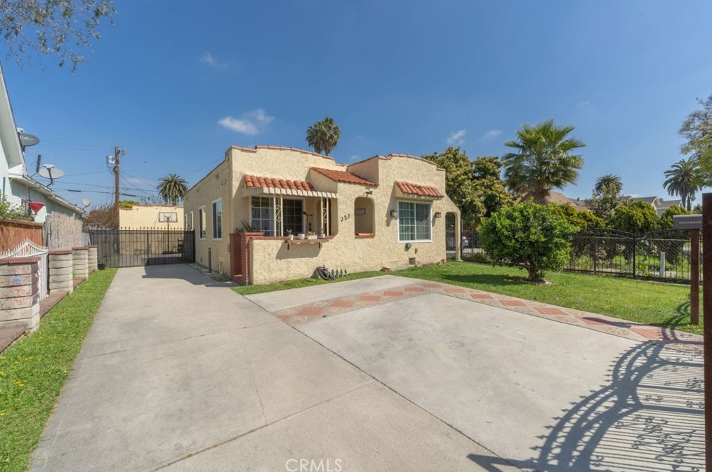 327 76th St, Los Angeles CA  90003-2321 exterior