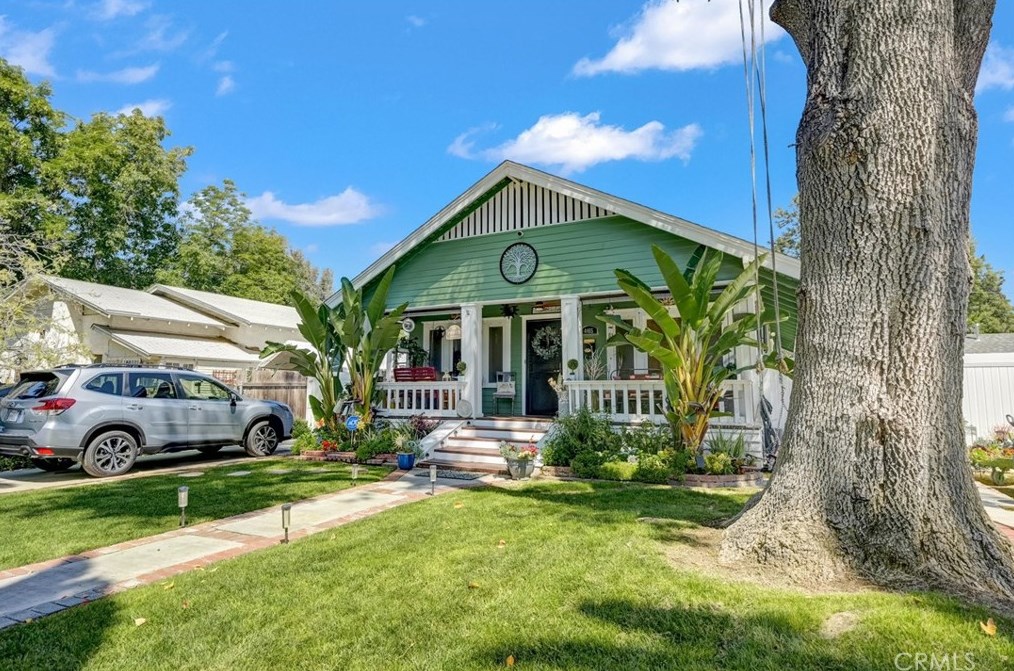 4465 Edgewood Pl, Riverside, CA 92506-1708