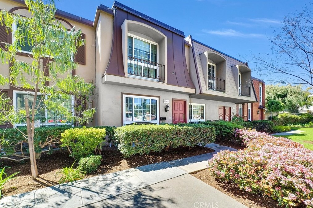 1766 Greenleaf Ave, Anaheim, CA 92801-4025