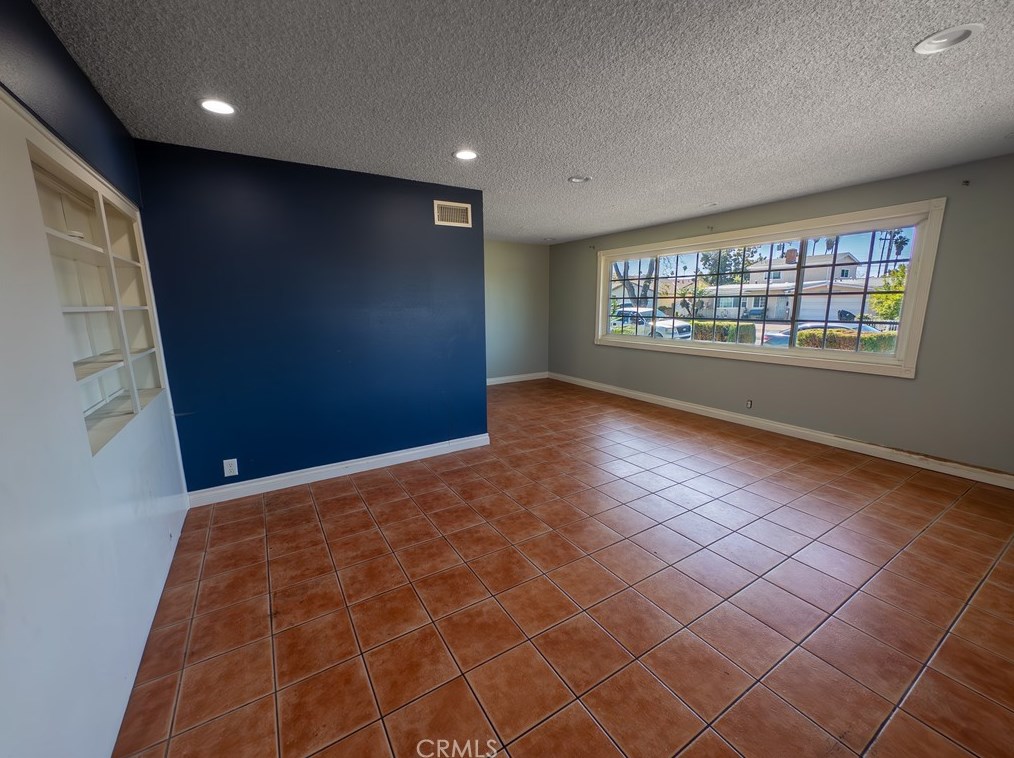 2673 Yale Ave, Anaheim CA  92801-4953 exterior