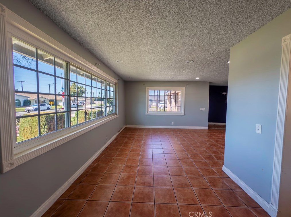 2673 Yale Ave, Anaheim CA  92801-4953 exterior