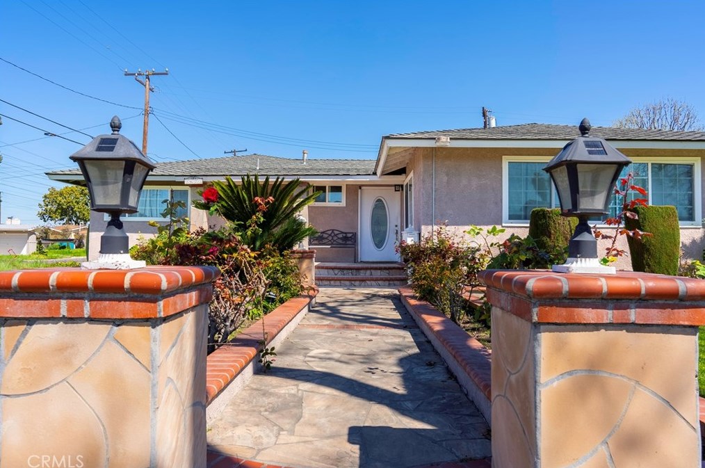 2673 Yale Ave, Anaheim CA  92801-4953 exterior