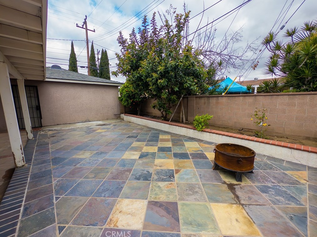 2673 Yale Ave, Anaheim CA  92801-4953 exterior
