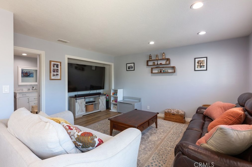 8201 Santa Margarita Ln, Buena Park CA  90623-2218 exterior