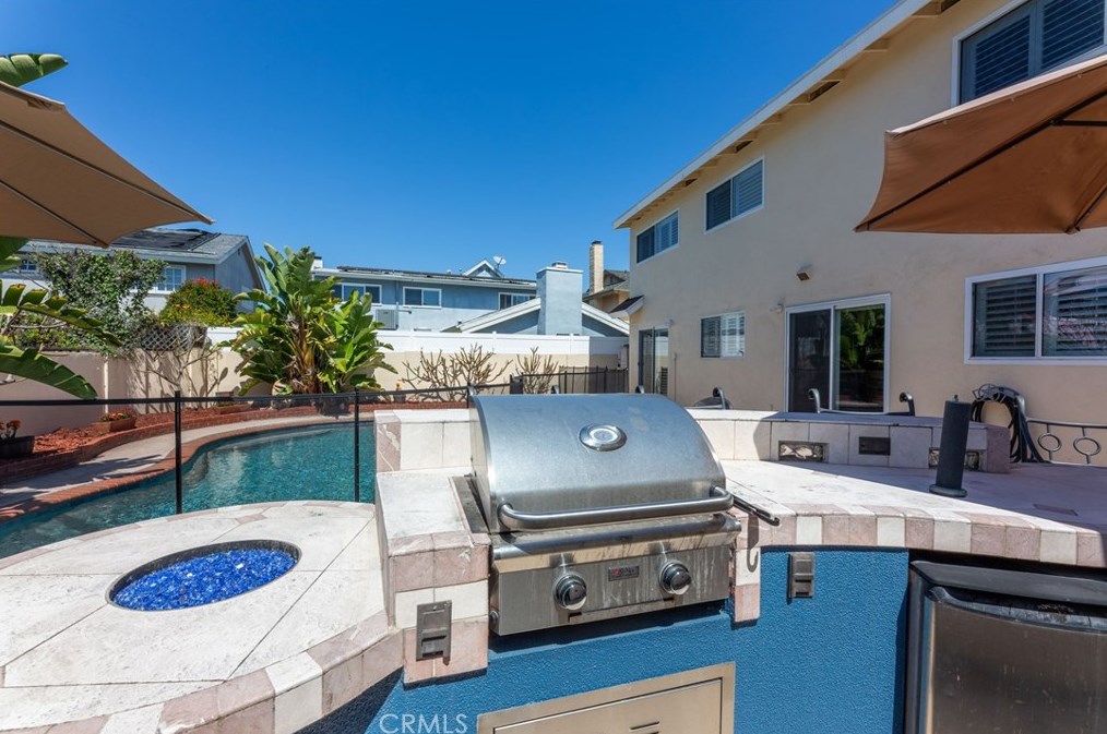 8201 Santa Margarita Ln, Buena Park CA  90623-2218 exterior