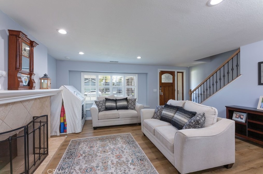 8201 Santa Margarita Ln, Buena Park CA  90623-2218 exterior