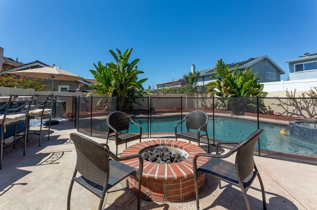 8201 Santa Margarita Ln, Buena Park CA  90623-2218 exterior