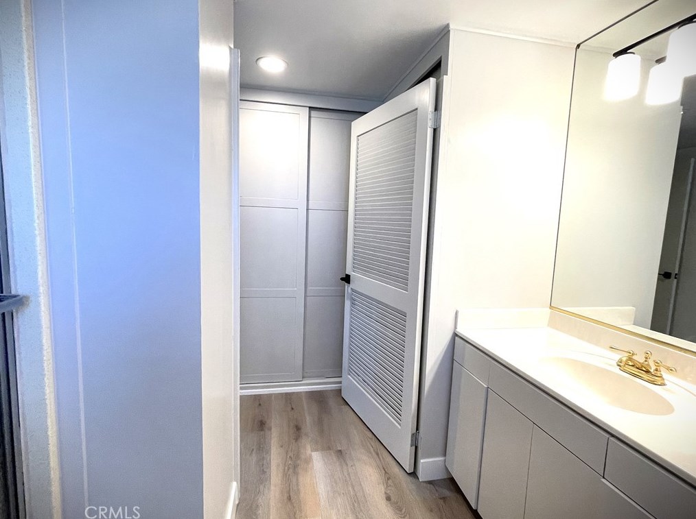 1920 Mckinney Way, Seal Beach CA  90740-4483 exterior