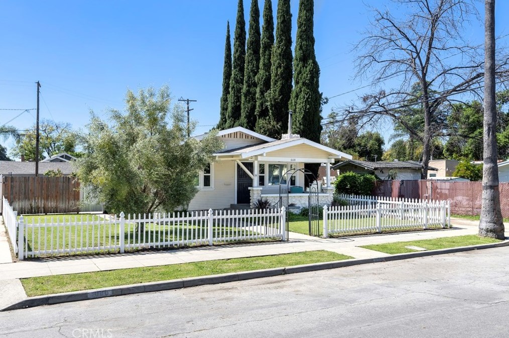 668 Texas St, Pomona CA  91768-3540 exterior