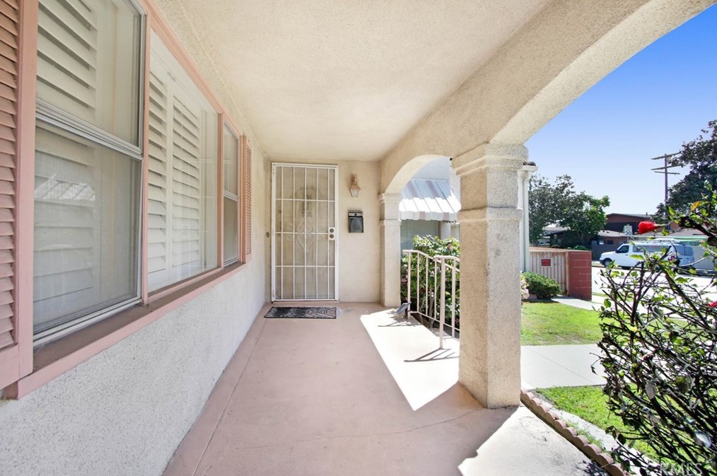 12426 Idaho Ave, Los Angeles CA  90025-3612 exterior