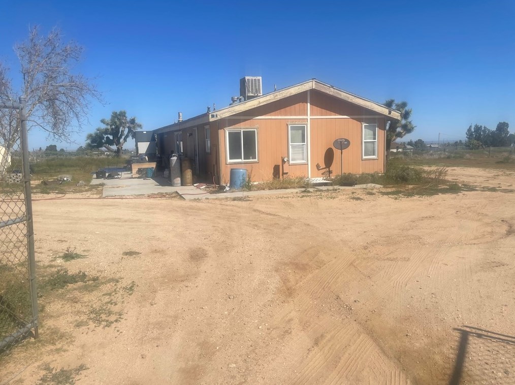 6858 Lindero St, Phelan, CA 92371-7340